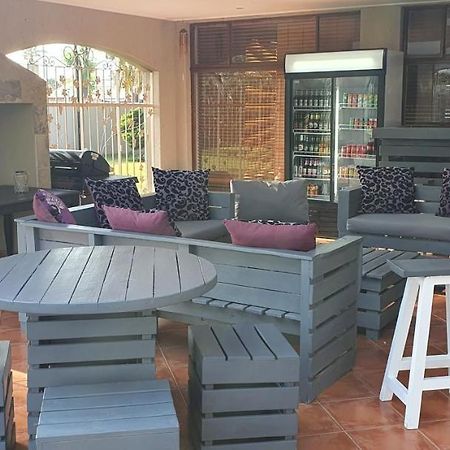 Life Tours & Accommodation Boksburg Luaran gambar