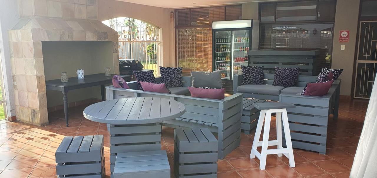 Life Tours & Accommodation Boksburg Luaran gambar