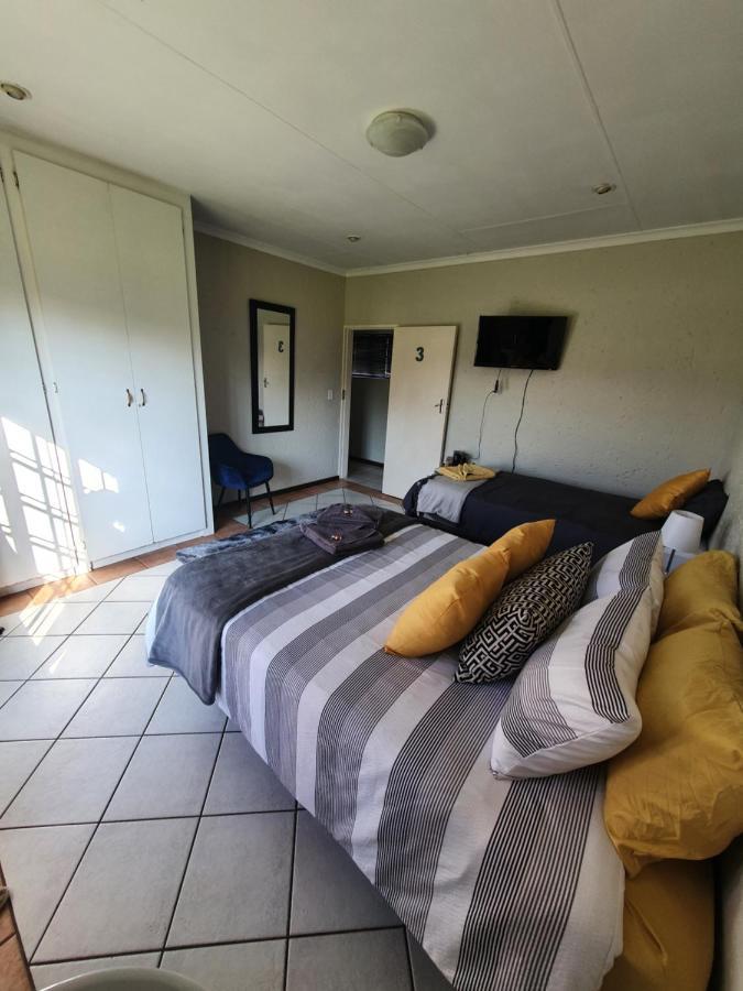 Life Tours & Accommodation Boksburg Luaran gambar
