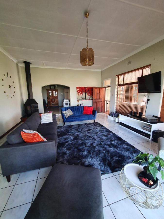 Life Tours & Accommodation Boksburg Luaran gambar